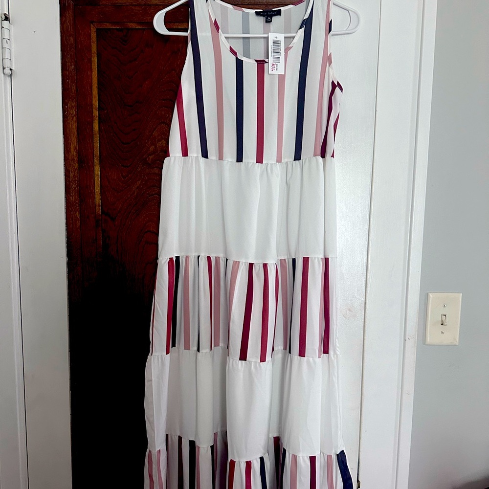 Perfect summer dress for a night out or a girl's day!
